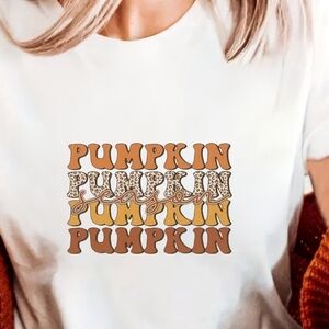 PUMPKIN SEASON LEAPARD T-shirt.